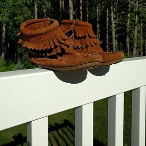 Girls' brown Minnetonka leather booties